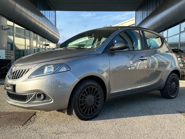 Lancia Ypsilon 1.0 FireFly 5P. S&S Hybrid Ecochic Silver - foto 3 di 4