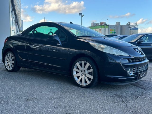 Peugeot 207 1.6 HDi 110CV CC Féline - foto 2 di 4