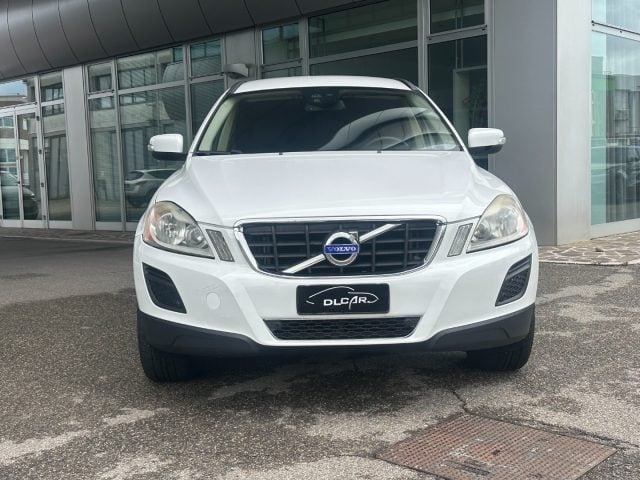 Volvo XC60 D3 AWD Geartronic Momentum - foto 4 di 4