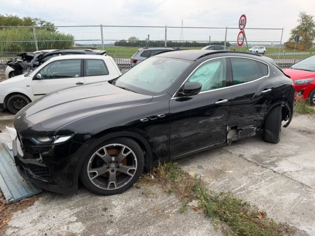 Maserati Levante V6 Diesel 275 CV AWD Incidentata, del 2017, 130.000 km, in vendita a Cesenatico (FC)