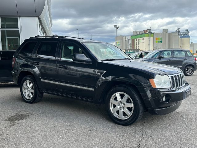 Jeep Grand Cherokee 3.0 V6 CRD Overland - foto 2 di 4
