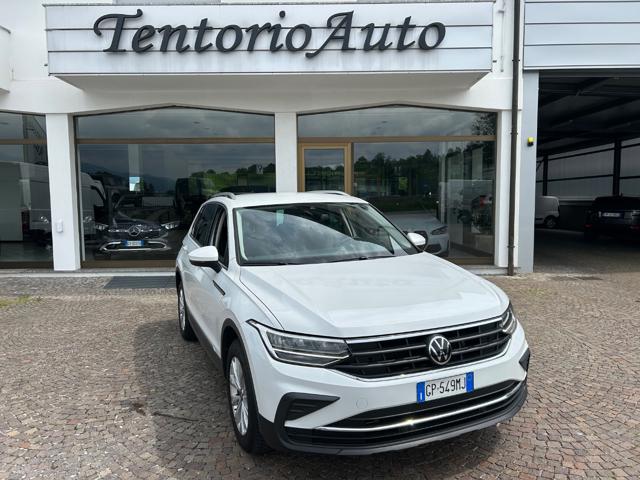 Volkswagen Tiguan 2.0 TDI 150 CV SCR DSG Life usato a GARBAGNATE MONASTERO