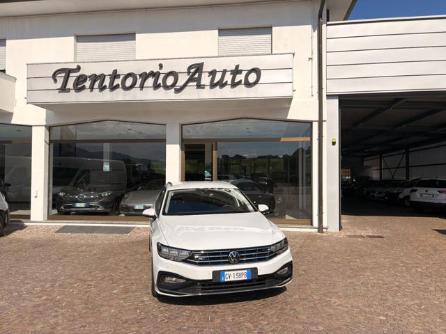 Volkswagen Passat Variant 2.0 TDI SCR EVO DSG R LINE usato a GARBAGNATE MONASTERO