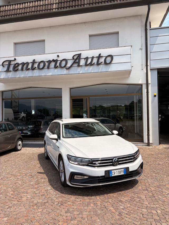 Volkswagen Passat Variant 2.0 TDI SCR EVO DSG R LINE - foto 2 di 4