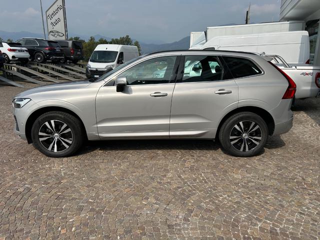 Volvo XC60 B4 (d) AWD automatico MOMENTUM - foto 3 di 4