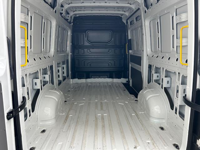 Volkswagen Crafter 30 2.0 TDI 140CV PM-TA Furgone - foto 4 di 4