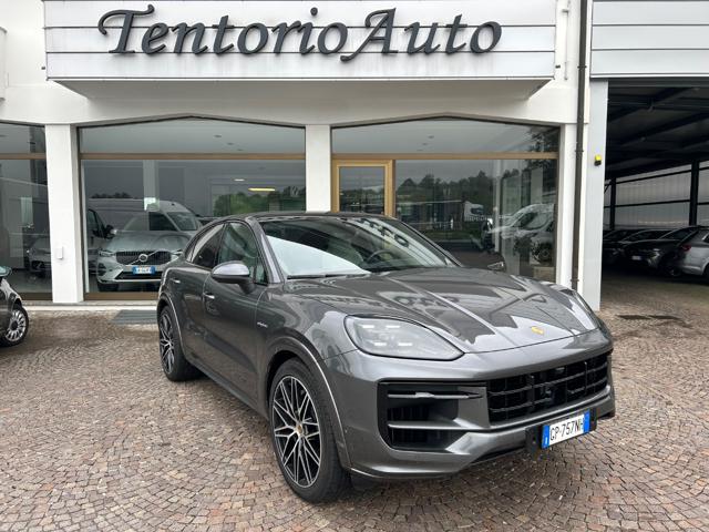 Porsche Cayenne 3.0 V6 E-Hybrid, del 2023, 108.000 km, in vendita a Garbagnate Monastero (LC)