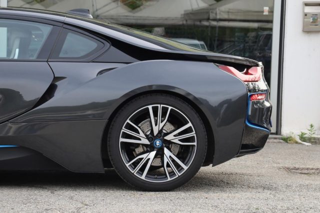 BMW i8 i8 - foto 3 di 4
