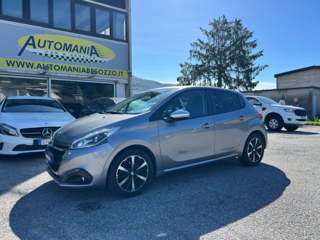 Peugeot 208 1� serie PureTech 82 Stop&Start 5 porte Signature usato a BESOZZO
