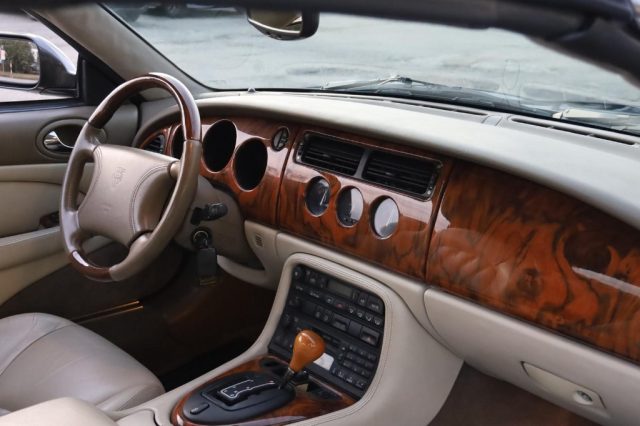 Jaguar XK8 4.0 Convertibile ASI / NO SUPERBOLLO, del 1998, 97.000 km, in vendita a Besozzo (VA)