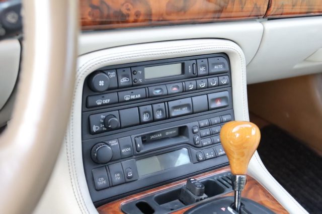 Jaguar XK8 4.0 Convertibile ASI / NO SUPERBOLLO, del 1998, 97.000 km, in vendita a Besozzo (VA)