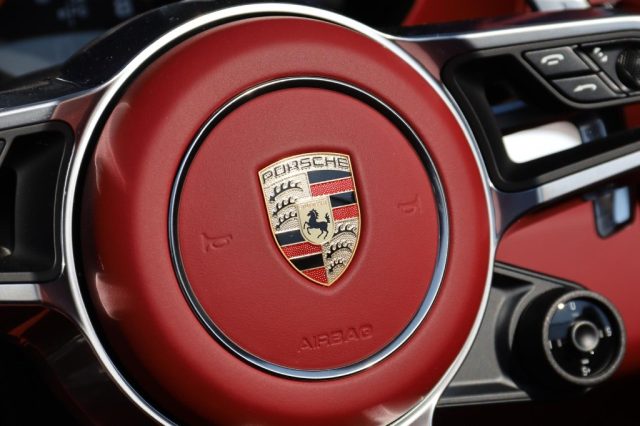 Porsche 718 Spyder Boxster 2.0 Style Edition, del 2023, 2.300 km, in vendita a Besozzo (VA)