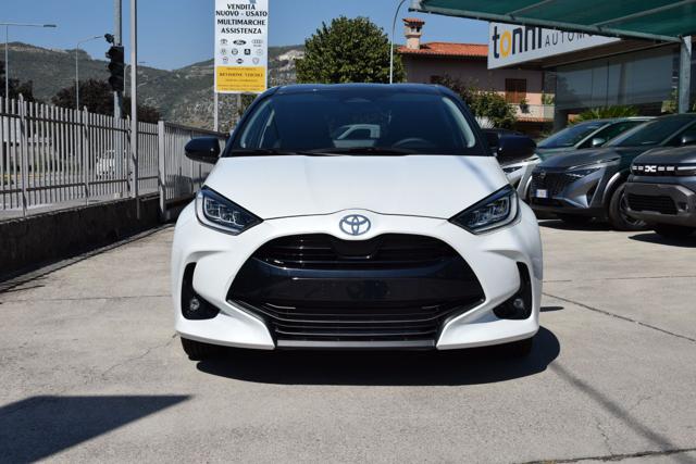 Toyota Yaris IV 1.5 Hybrid 115cv E-CVT Hybrid B&W Edition - foto 2 di 23