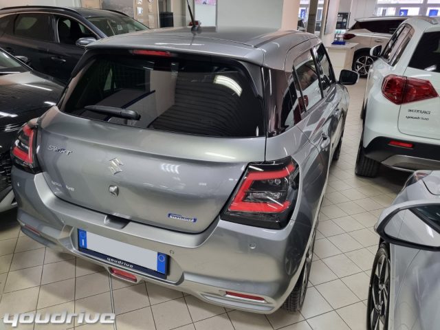 Suzuki Swift 1.2 Hybrid Waku - foto 3 di 4