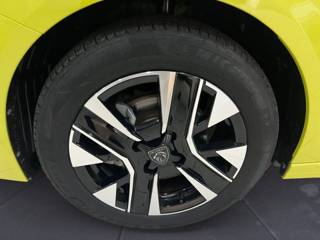 Peugeot 208 PureTech 100 Stop&Start 5 porte Allure KM0, del 2025, in vendita a Nola (NA)
