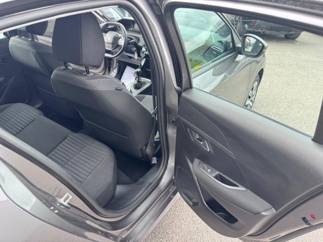 Peugeot 208 PureTech 100 5 porte Allure RETROCAMERA OK NEOPATE, del 2021, 47.986 km, in vendita a Sant Angelo In Vado (PU)