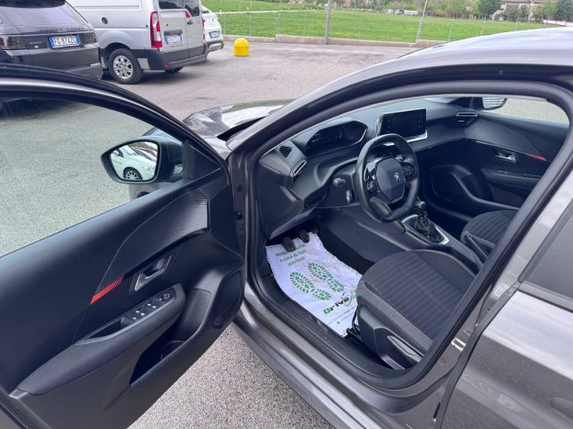 Peugeot 208 PureTech 100 5 porte Allure RETROCAMERA OK NEOPATE usato a SANT ANGELO IN VADO