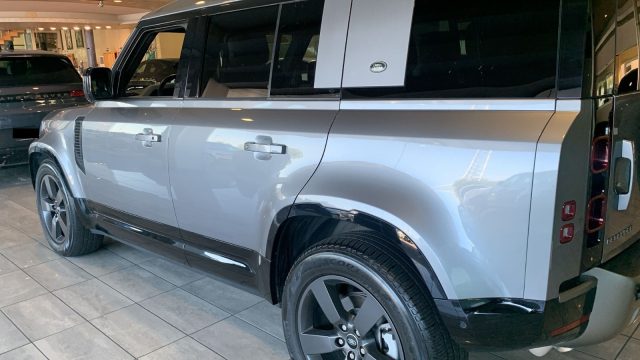 Land Rover Defender 110 3.0D I6 250 CV AWD X-Dynamic HSE IVA ESPOSTA - foto 4 di 4