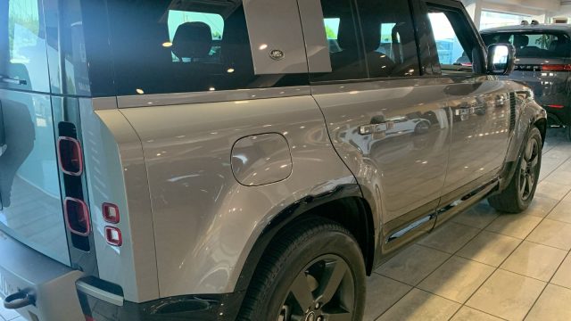 Land Rover Defender 110 3.0D I6 250 CV AWD X-Dynamic HSE IVA ESPOSTA - foto 3 di 4