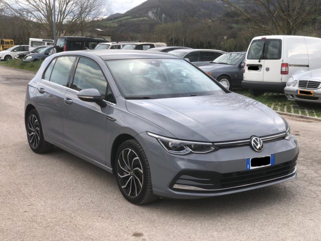 Volkswagen Golf 1.5 eTSI DSG Executive TETTO PANORAMICO VIRTUAL usato a SANT ANGELO IN VADO