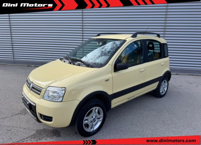 Fiat Panda 1.3 mjt 4X4 Climbing GANCIO TRAINO 4wd ALL4 AWD usato a SANT ANGELO IN VADO