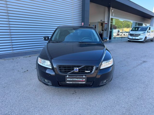 Volvo V50 2.0 D cat R-Design OK NEOPATENTATI - foto 2 di 4