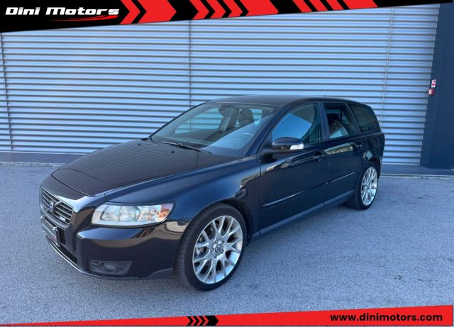 Volvo V50 2.0 D cat R-Design OK NEOPATENTATI, del 2008, 240.000 km, in vendita a Sant Angelo In Vado (PU)