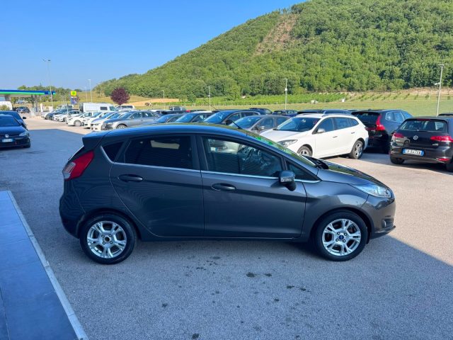Ford Fiesta 1.4 5 porte GPL DI CASA Titanium OK NEOPATENTATO - foto 4 di 4