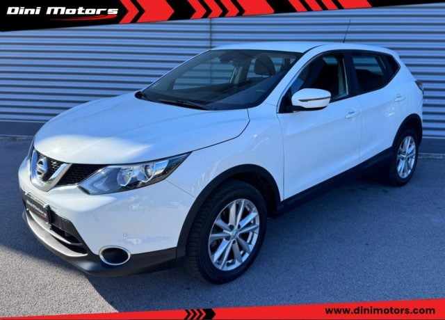 Nissan Qashqai 1.5 dCi Tekna OK NEOPATENTATI OK DISTRIBUZIONE usato a SANT ANGELO IN VADO