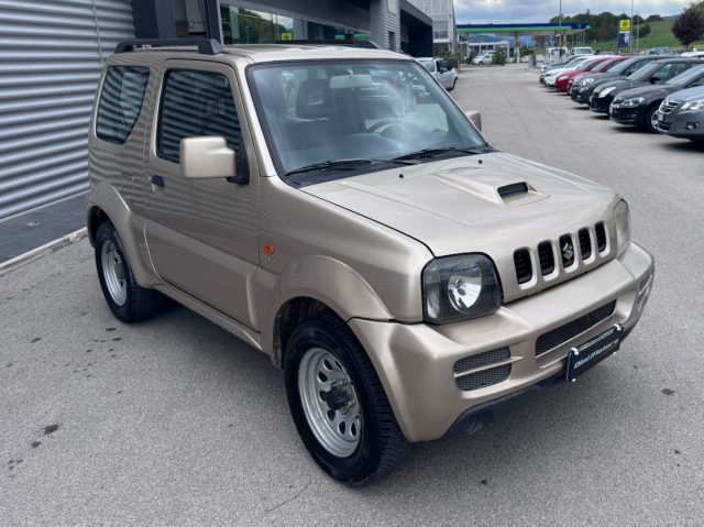 Suzuki Jimny 1.5 DDiS cat 4WD JLX TRAZIONE INTEGRALE 4X4 GANCIO - foto 3 di 4