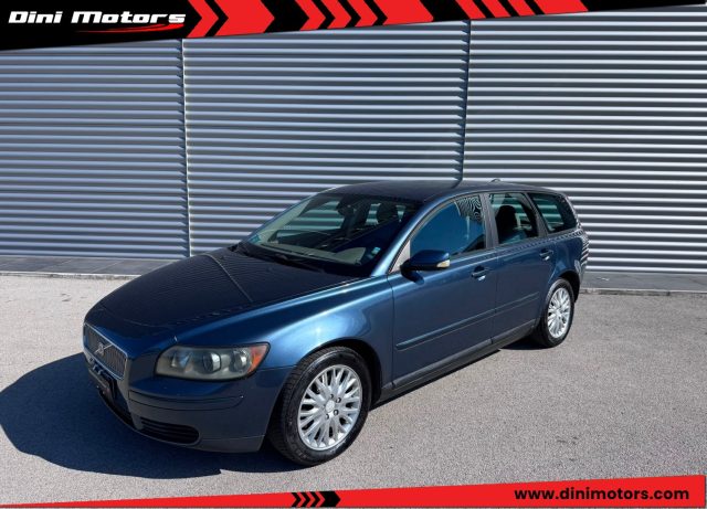 Volvo V50 2.0 D cat Kinetic, del 2005, 331.000 km, in vendita a Sant Angelo In Vado (PU)