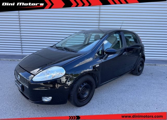 Fiat Grande Punto 1.3 MJT 90 CV 5 porte Dynamic OK NEOPATENTATI, del 2006, 245.000 km, in vendita a Sant Angelo In Vado (PU)