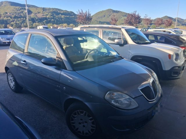 Lancia Ypsilon 1.2 benzina OK NEOPATENTATI - foto 2 di 4