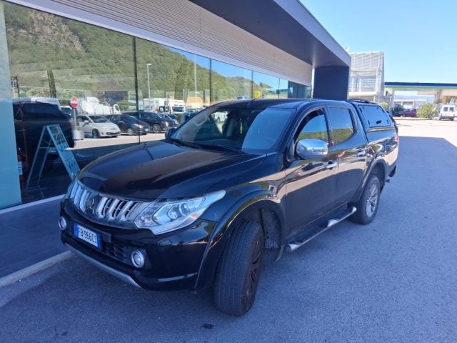 Mitsubishi L200 2.4 DI-D/181CV Double Cab Intense 4x4 AWD, del 2015, 355.000 km, in vendita a Sant Angelo In Vado (PU)