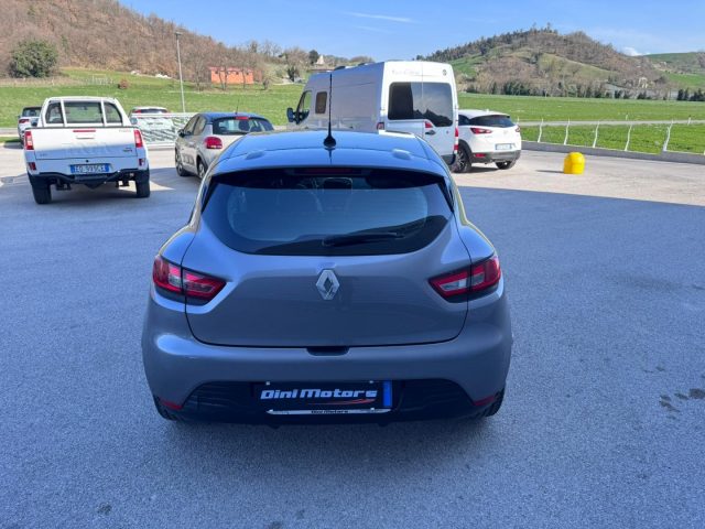 Renault Clio 1.5 dCi 8V 75CV 5 porte Live OK neopatentati, del 2015, 200.000 km, in vendita a Sant Angelo In Vado (PU)