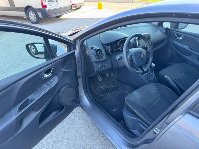 Renault Clio 1.5 dCi 8V 75CV 5 porte Live OK neopatentati usato a SANT ANGELO IN VADO