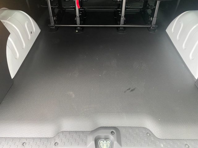 Renault Trafic dCi 150CV PL L2 9 POSTI PRONTA CONSEGNA - foto 2 di 4