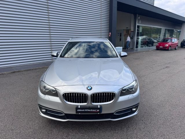 BMW 520 d xDrive Touring Luxury 4x4 UNICO PROPRIETARIO - foto 2 di 4