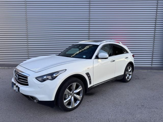 Infiniti QX70 3.0 diesel V6 AT S Premium IVA ESPOSTA DETRAIBILE, del 2016, 278.000 km, in vendita a Sant Angelo In Vado (PU)