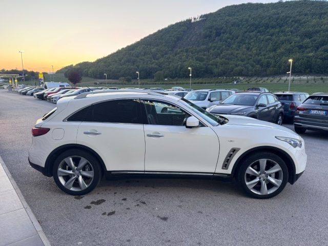 Infiniti QX70 3.0 diesel V6 AT S Premium IVA ESPOSTA DETRAIBILE - foto 4 di 4