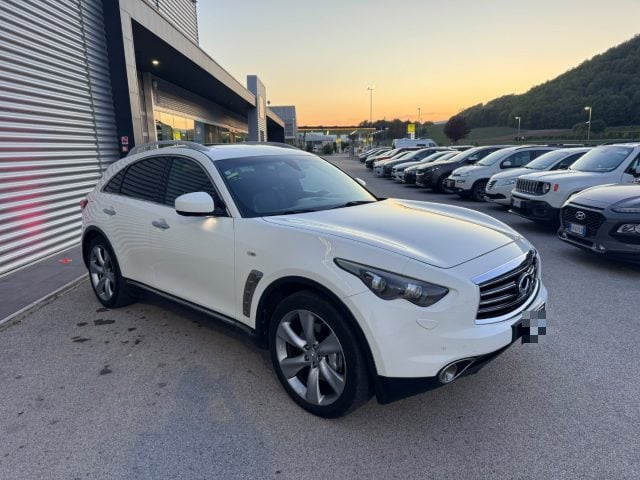 Infiniti QX70 3.0 diesel V6 AT S Premium IVA ESPOSTA DETRAIBILE - foto 3 di 4