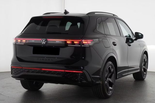Volkswagen Tiguan 2.0 TDI 150CV DSG R-Line Plus IVA ESPOSTA LEGGE104 - foto 3 di 12