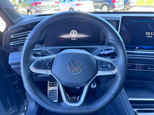 Volkswagen Tiguan 1.5 eTSI 150CV GANCIO DSG R-Line Plus PARI A NUOVO, del 2024, 15.000 km, in vendita a Sant Angelo In Vado (PU)