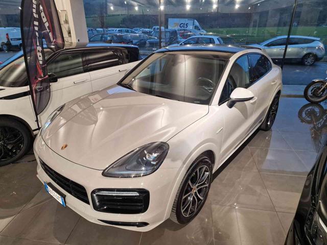 Porsche Cayenne Coupé 3.0 V6 E-Hybrid PASM PANO GTS MEMORIE usato a SANT ANGELO IN VADO