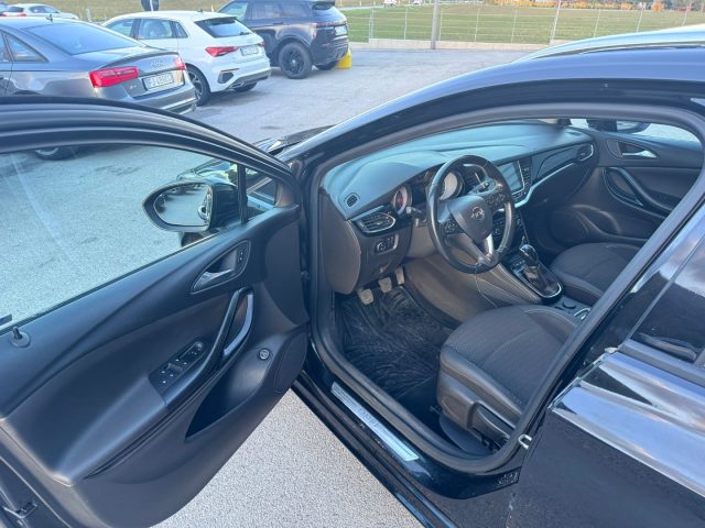 Opel Astra 1.4 Turbo 110CV EcoM Sports Tourer Metano wagon, del 2018, 150.000 km, in vendita a Sant Angelo In Vado (PU)