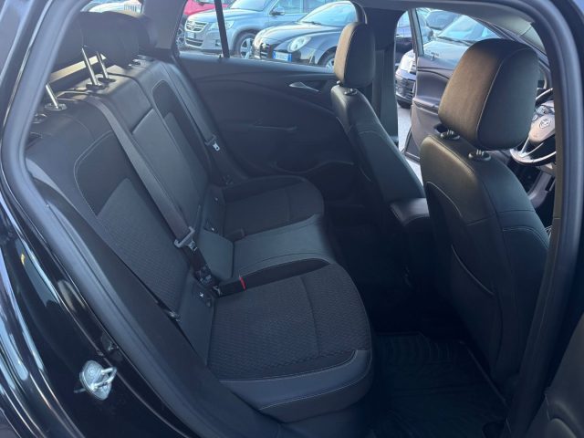 Opel Astra 1.4 Turbo 110CV EcoM Sports Tourer Metano wagon, del 2018, 150.000 km, in vendita a Sant Angelo In Vado (PU)
