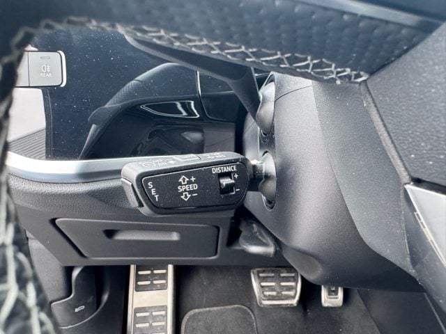 Audi Q3 SPB 35 TDI Stronic Identity Black S-line SPORTBACK - foto 2 di 4