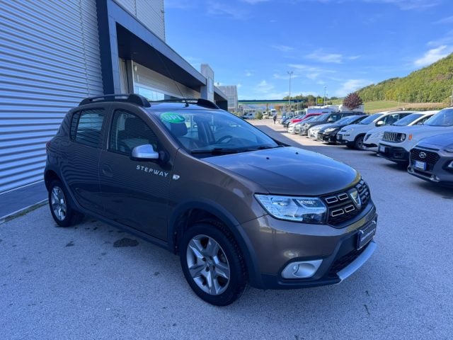 Dacia Sandero Stepway 0.9 TCe Turbo GPL 90 CV S&S Comfort - foto 3 di 4