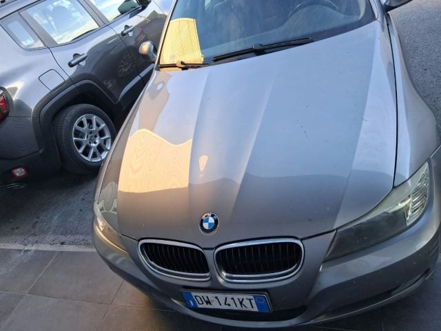 BMW 320 d cat xDrive Touring Attiva 4x4 - foto 4 di 4