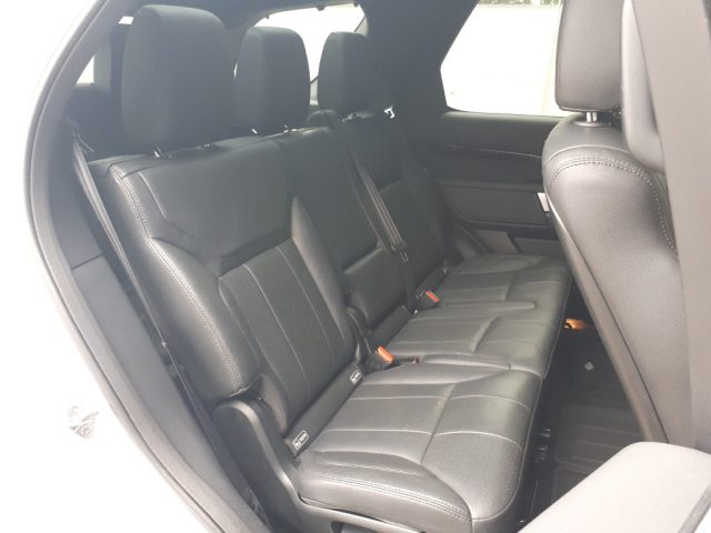 Land Rover Discovery V 7 POSTI 2.0 SD4 240CV - MOTORE NUOVO, del 2017, 149.000 km, in vendita a Melpignano (LE)